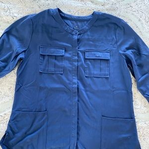 Jaanuu Navy button up top